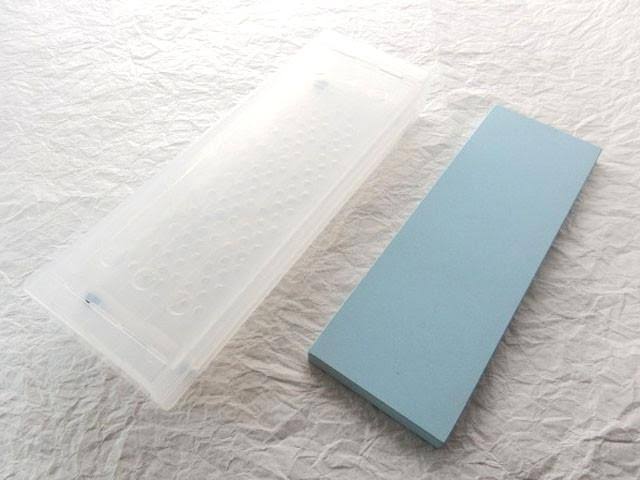 #1000 Whetstone with Storage Case Q7104